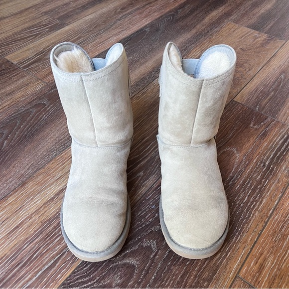 UGG Shoes - UGG Australia Women's REMORA BUCKLE BOOTS Ash Gray Size 6
